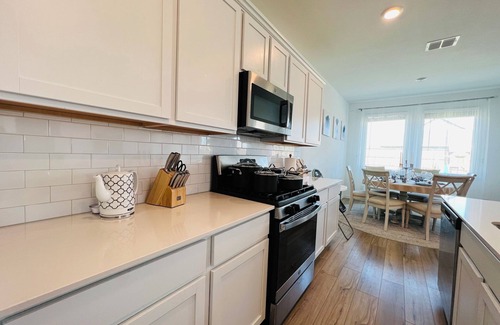 Little Elm House | New Brand House: Temporary Relocation Contractors Nurses!
