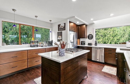 Auburn House | *New * Breathtaking property Epic Mt Rainier Views