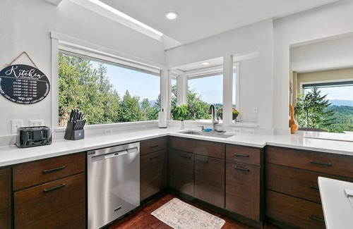 Auburn House | *New * Breathtaking property Epic Mt Rainier Views