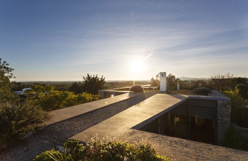 Santo Estevao House | NEW Breathtaking Villa w/pool in scenic landscape