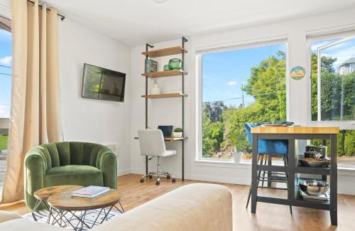 Capitol Hill Apartment | NEW Bright Capitol Hill Condo, Great Location Views