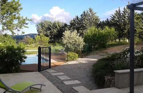 Simiane-la-Rotonde Villa | New, bright house with heated private pool in the heart of Provence