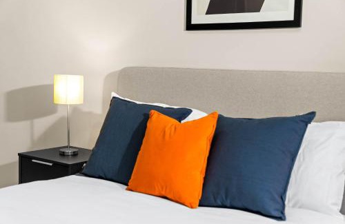 Sheldon Apartment | New Build 1 Bed Apt - Sheldon, Birmingham - Coventry Rd - Close to Birmingham Airport, Solihull, National Exhibit Centre, Jaguar and more