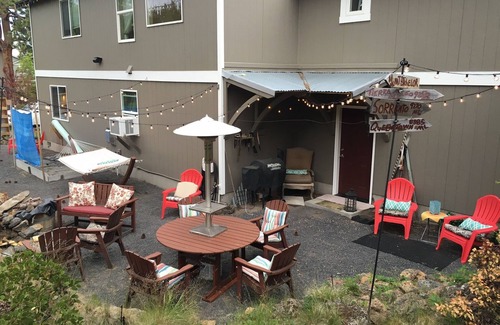 Southwest Bend Ski Chalet | New Build Chalet Privet Entry Great Location 3minDrive> OldMill Music 3Qbeds