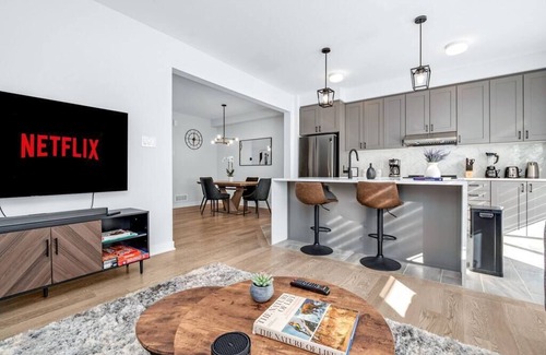 Cardinal Creek House | New Build | GameRoom+Netflix+Parking+Washer&Dryer
