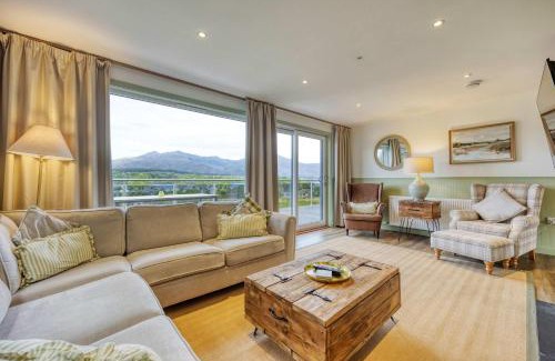 Dalmally House | New Build Lodge With Stunning Views of Loch Awe