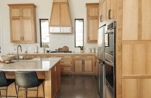 Dogwood House | NEW BUILD! Luxury Cabin on Lake Bob Sandlin w/Hot Tub and Private Dock!