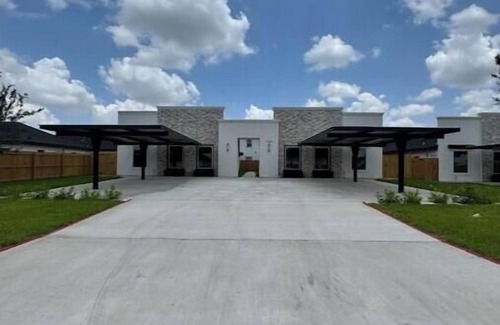 Mission Apartment | New Build! Near Hospital & Shops