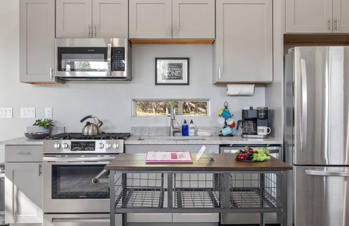 Dripping Springs House | New Casita in Deer Creek Area- Pets Welcome!