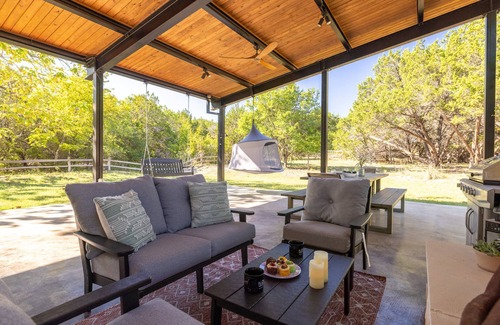 Dripping Springs House | New Casita in Deer Creek Area- Pets Welcome!