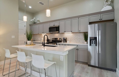 St. Johns House | New & Central 2BR Home w/Patio