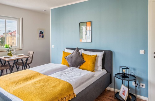 Friedrichstadt Apartment | NEW/Central/Balcony/WIFI/Parking/Netflix/Nespresso