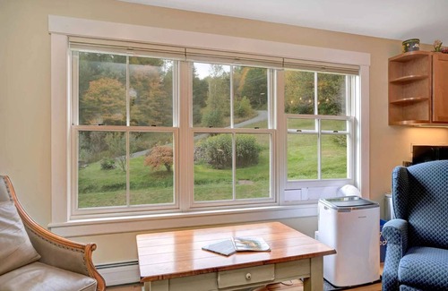 Hartland Apartment | New! Charming 1BR Hideaway | Hartland Hill House