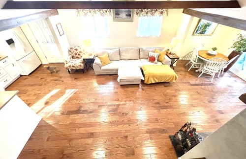Plymouth House | NEW! Charming Lakefront House