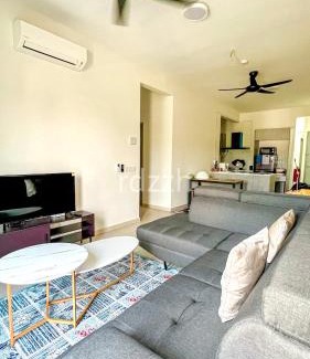 Shah Alam Apartment | New Condo - Free Parking, Wifi, Near SZB & Ikea