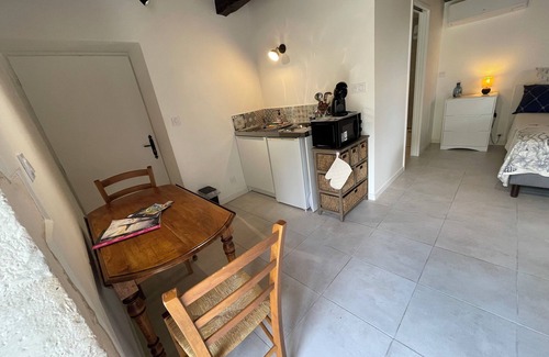 Sainte-Alauzie Apartment | New cosy gîte with swimming pool in the south of the Lot