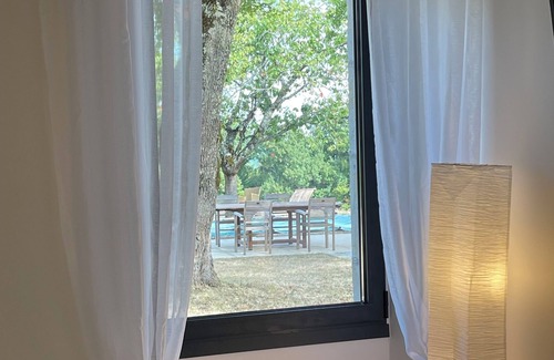 Sainte-Alauzie Apartment | New cosy gîte with swimming pool in the south of the Lot