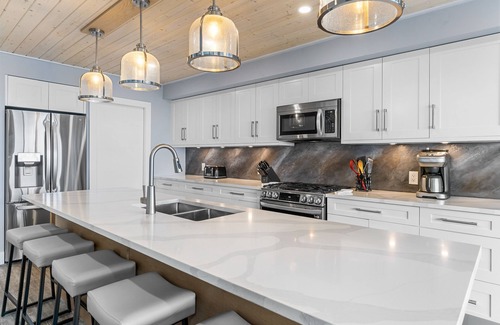 Central Okanagan Cottage | New cottage. Fully equipped. So just kick off your shoes and relax.