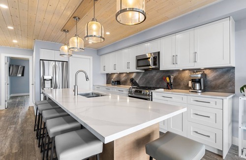 Central Okanagan Cottage | New cottage. Fully equipped. So just kick off your shoes and relax.