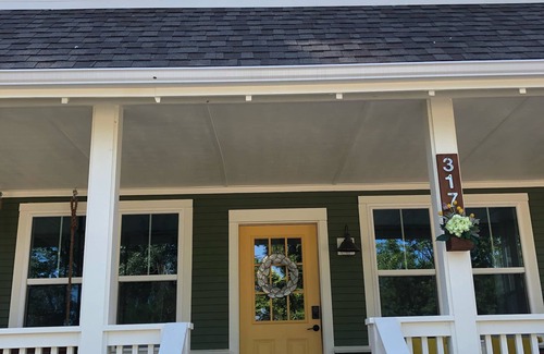 New Buffalo House | New cottage with pool and walkable to downtown/beach