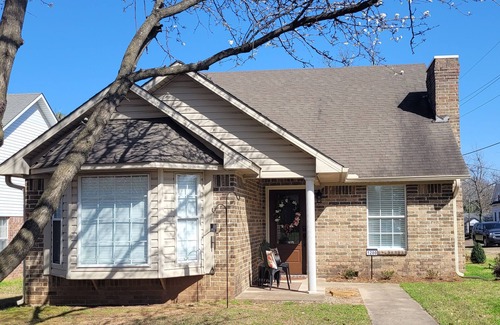 Texarkana House | NEW Cozy 3BR Retreat + 2-Car Garage in Historic Texarkana