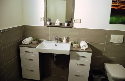 Friesenheim Apartment | New cozy 60sqm apartment, close to Europa-Park, Strasbourg and the Black Forest