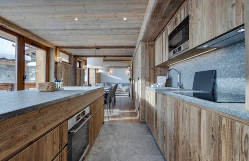 Les Almes Apartment | New, Cozy, and Bright Apartment in Tignes les Almes, Close to Ski Slopes and Shops