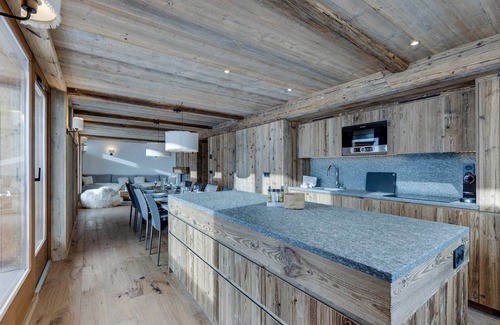 Les Almes Apartment | New, Cozy, and Bright Apartment in Tignes les Almes, Close to Ski Slopes and Shops