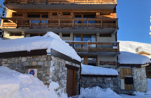 Les Almes Apartment | New, Cozy, and Bright Apartment in Tignes les Almes, Close to Ski Slopes and Shops