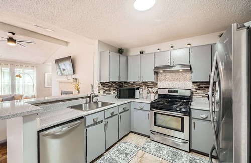 Wells Branch House | New, Cozy, and Remodeled Austin Home w/Deck