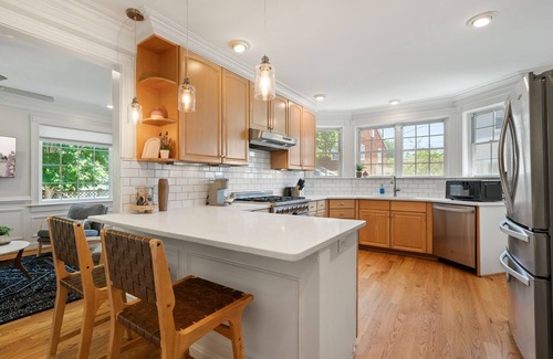 Potomac West House | NEW! Cozy Arlington Home Near DC