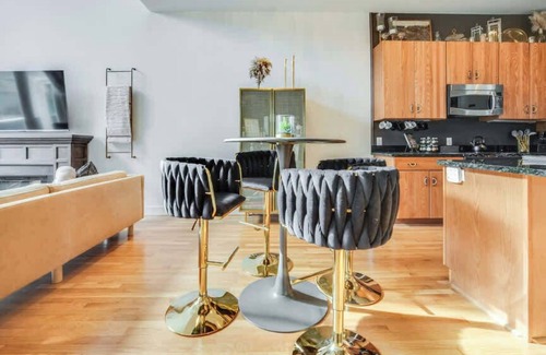 East Market District Apartment | NEW! Cozy Art Deco Condo | Vibrant NuLu District!