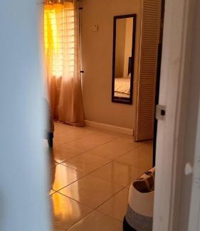 Old Harbour Bed & Breakfast | New Cozy Entire home 2 Bedroom- AC, Wifi, 24 hour Security, Smart Tv