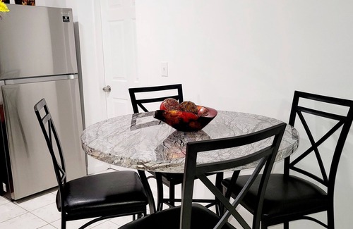 Slidell House | New, Cozy & peaceful stay, 30 minutes from New Orleans. Family and pet friendly!