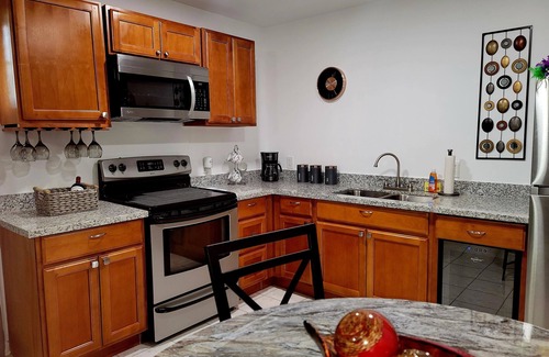 Slidell House | New, Cozy & peaceful stay, 30 minutes from New Orleans. Family and pet friendly!