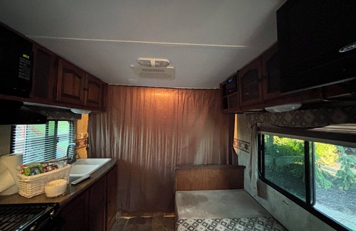 York House | NEW! Cozy RV with WiFi and AC in beautiful Bellingham