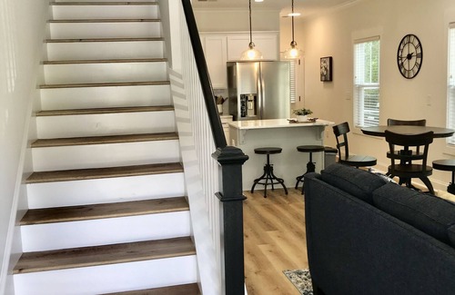 Greenville House | New Cozy Townhome Steps to Downtown Greenville