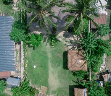 Catangnan Apartment | New cozy villa wide garden,starLink wiFi GenSet