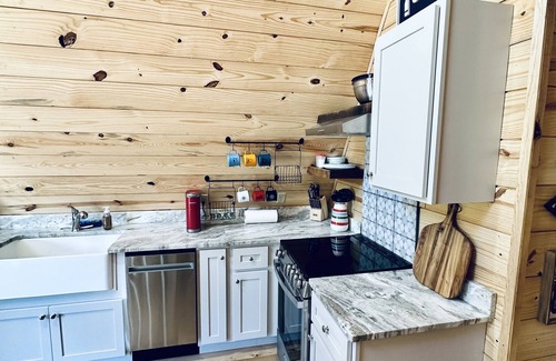 Clarkson Cabin | ❄️✨ NEW Custom A-Frame cabin near Mammoth Cave and <1 mi to Nolin Lake