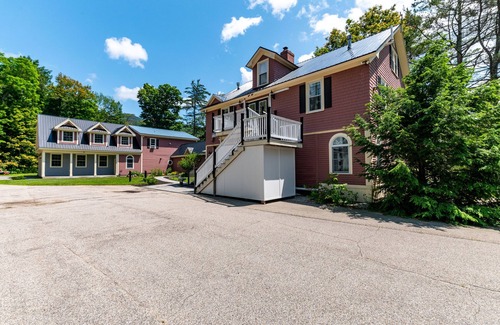 Intervale Apartment | NEW! Deluxe 2 bedroom w/coffee bar close to skiing, hiking, biking & N. Conway