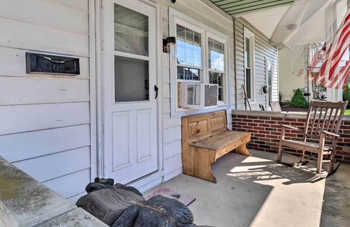 Jim Thorpe House | NEW! Dog-Friendly Jim Thorpe Townhome w/ Fire Pit!