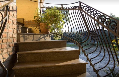 Arqua Petrarca House | New Domus rosarum is located in the heart of the Euganean hills, at Arquá Petrarca