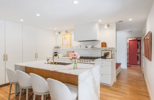 Austin House | *NEW* DOWNTOWN HOUSE | HEATED POOL | HOT TUB | Ping Pong | 10 Beds