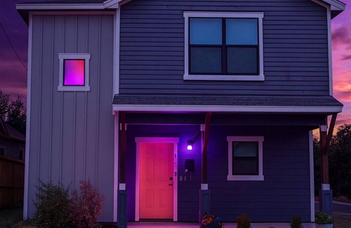 Eastside Promise Neighborhood House | New! Downtown SA 3BR Sleeps 8 Arcade Parking 20% Off