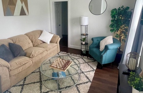 Leicester Apartment | New England Charm & Easy City Access Charming Apt in Leicester