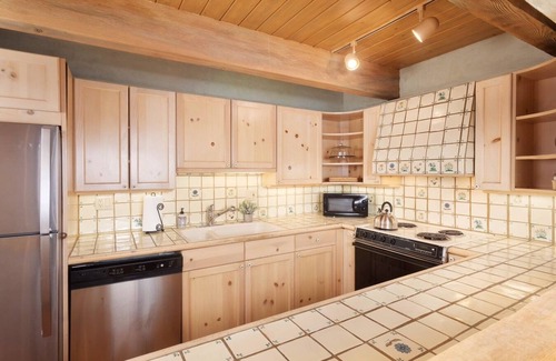 Aspen Condo | New!Enjoy amazing views of Aspen Ski areas from this quiet 3/3 two level condo.