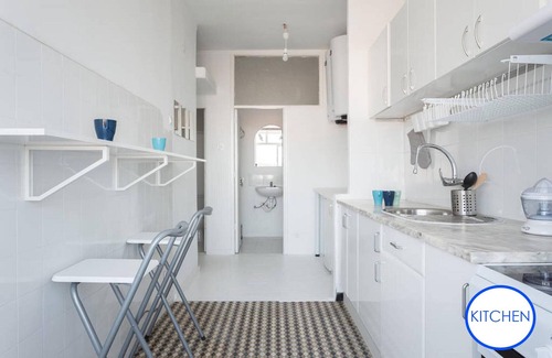 Paranhos Apartment | New! Entire Apartment of 6 bedrooms, near Metro