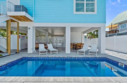 Hills T P House | new everything - walk to everything