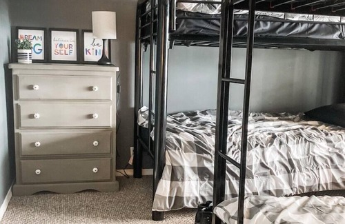 Lone Butte House | NEW!!! Fall/Winter Getaway on the shores of Horse Lake