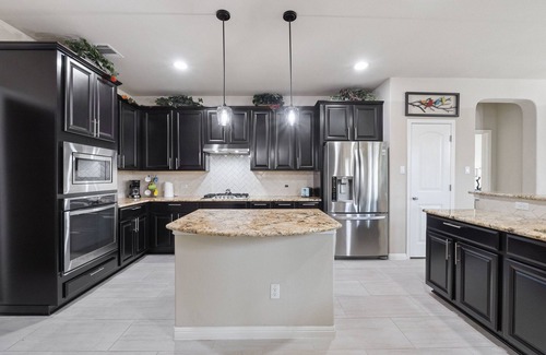 Round Rock House | New Family Home ~ Neighborhood Pool ~ Media/Game Rooms